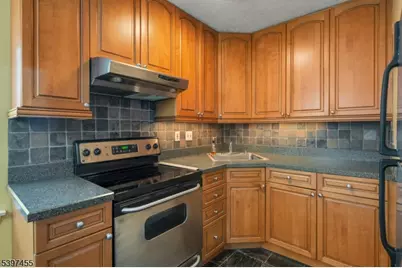 203 N Beverwyck Rd #1, Parsippany, NJ 07034 - Photo 11