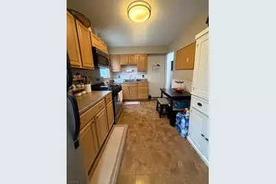 54 Lindale Ct, Clifton, NJ 07013 - Photo 3