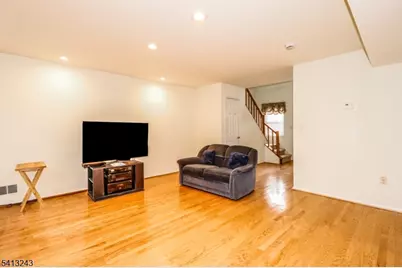 190 Jonathan Pl, Franklin Township, NJ 08873 - Photo 9