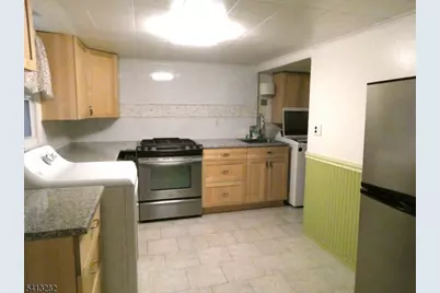 355 Elm St, Elmwood Park, NJ 07407 - Photo 7