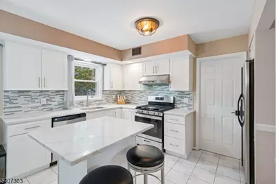 29 Woodside Dr, Rockaway Township, NJ 07866 - Photo 15