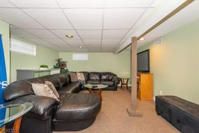 49 Locust Dr, Kenilworth, NJ 07033 - Photo 19