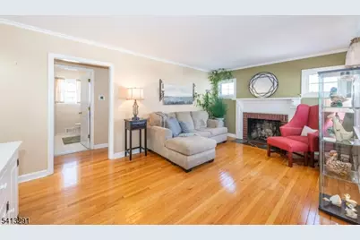 49 Locust Dr, Kenilworth, NJ 07033 - Photo 5