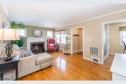 49 Locust Dr, Kenilworth, NJ 07033 - Photo 3