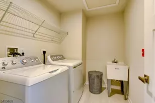 4 Owen Ct, Franklin Township, NJ 08873 - Photo 33