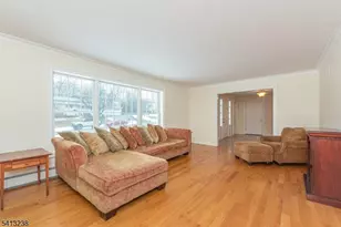 5 Pin Oak Rd, West Caldwell, NJ 07006 - Photo 15