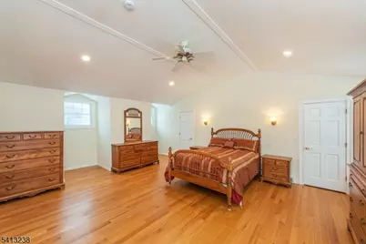 5 Pin Oak Rd, West Caldwell, NJ 07006 - Photo 23