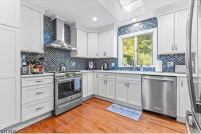 17 Helen St, Warren Township, NJ 07059 - Photo 5