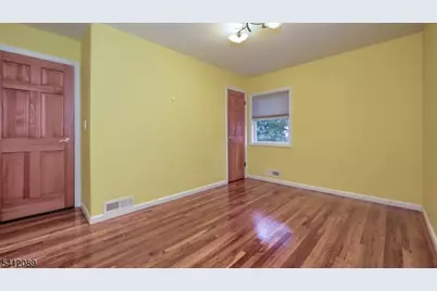 17 Clifford Dr, Wayne, NJ 07470 - Photo 21