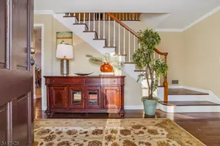 12 Cayuga Way, Millburn Twp., NJ 07078 - Photo 3