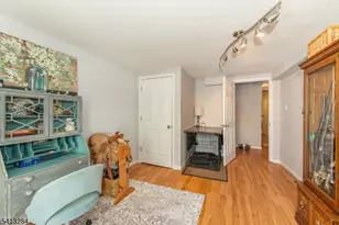 46 Vail Dr, Hampton Township, NJ 07860 - Photo 3