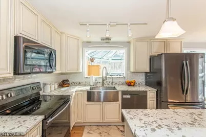 46 Vail Dr, Hampton Township, NJ 07860 - Photo 5