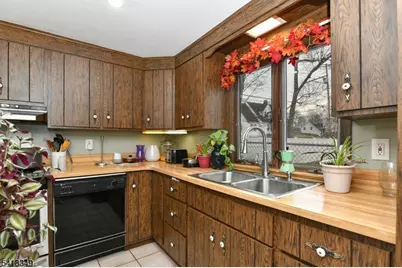 32 Grove St, Wanaque, NJ 07465 - Photo 17