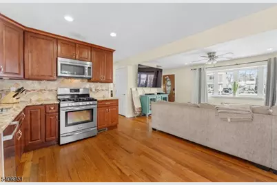 186 10th Ave, Hawthorne, NJ 07506 - Photo 11