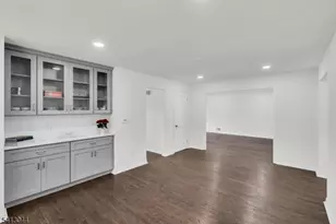 684 Gallows Hill Rd, Cranford Township, NJ 07016 - Photo 9