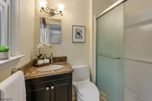 27 Maplewood Dr, Parsippany, NJ 07054 - Photo 17