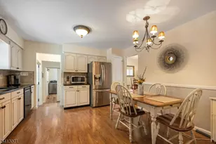 27 Maplewood Dr, Parsippany, NJ 07054 - Photo 11