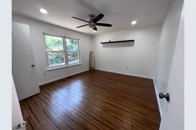 68 Delancy Ct, North Brunswick Township, NJ 08902 - Photo 13