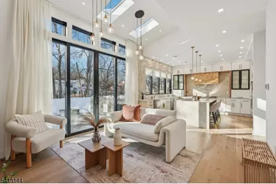 39 Billingsley Dr, Livingston, NJ 07039 - Photo 7