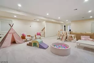 31 North Dr, Livingston, NJ 07039 - Photo 33