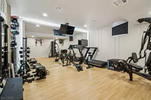 31 North Dr, Livingston, NJ 07039 - Photo 35