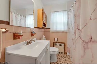 712 Meyer Ave, Lyndhurst Township, NJ 07071 - Photo 21