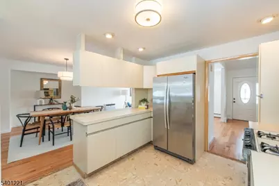 27 Balston Dr, Verona, NJ 07044 - Photo 9