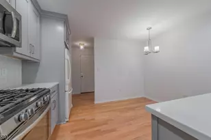 20C Heritage Dr, Chatham Township, NJ 07928 - Photo 9