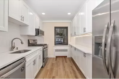 39 Sandra Circle #B 4, Westfield, NJ 07090 - Photo 1