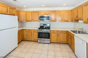 10 Hawthorn Dr, Roxbury Township, NJ 07876 - Photo 11