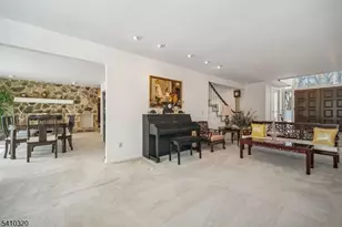 137 High Oaks Dr, Warren Township, NJ 07059 - Photo 9