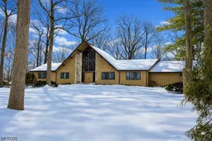 137 High Oaks Dr, Warren Township, NJ 07059 - Photo 1