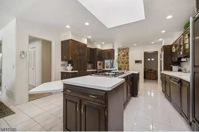 137 High Oaks Dr, Warren Township, NJ 07059 - Photo 15