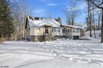 407 Diggles Pl, Vernon, NJ 07422 - Photo 3