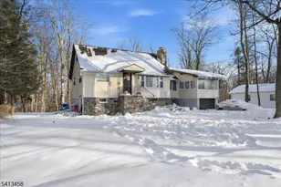 407 Diggles Pl, Vernon, NJ 07422 - Photo 3