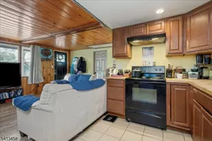 407 Diggles Pl, Vernon, NJ 07422 - Photo 11