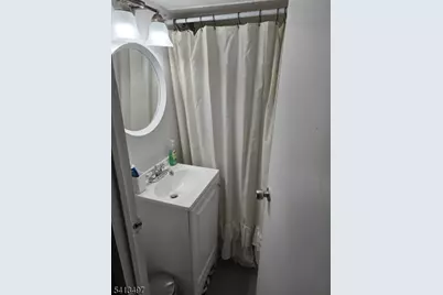 109 Bradley Ave, Bergenfield, NJ 07621 - Photo 17