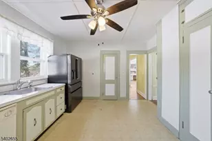 249 Parish Dr, Wayne, NJ 07470 - Photo 15