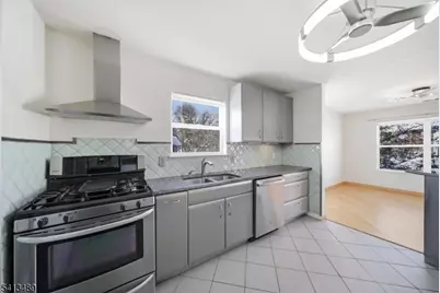 8 Jennifer Dr, East Hanover Township, NJ 07936 - Photo 9