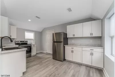 48 B W Somerset St, Raritan, NJ 08869 - Photo 5