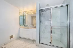 900 Palisade Ave, Fort Lee, NJ 07024 - Photo 17