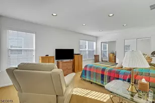 211 Warbler Dr, Wayne, NJ 07470 - Photo 29