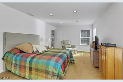 211 Warbler Dr, Wayne, NJ 07470 - Photo 31