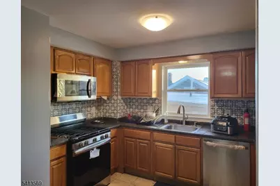 23 Hecker St #1, Newark, NJ 07103 - Photo 3