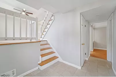 32 Waverly Dr, Edison, NJ 08817 - Photo 5