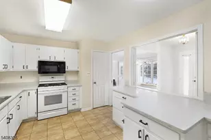 34 Byron Ave, Morris Township, NJ 07960 - Photo 9