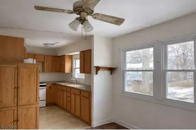 329 Elmira Trl, Hopatcong, NJ 07843 - Photo 5