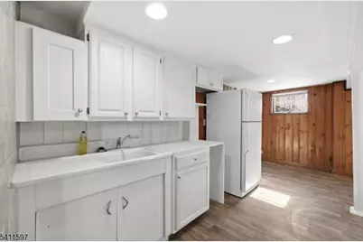 693 N 8th St, Newark, NJ 07107 - Photo 13