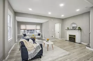 27 Stone St, North Plainfield, NJ 07060 - Photo 3