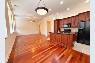 33 Forest Ave #1E, Hawthorne, NJ 07506 - Photo 1